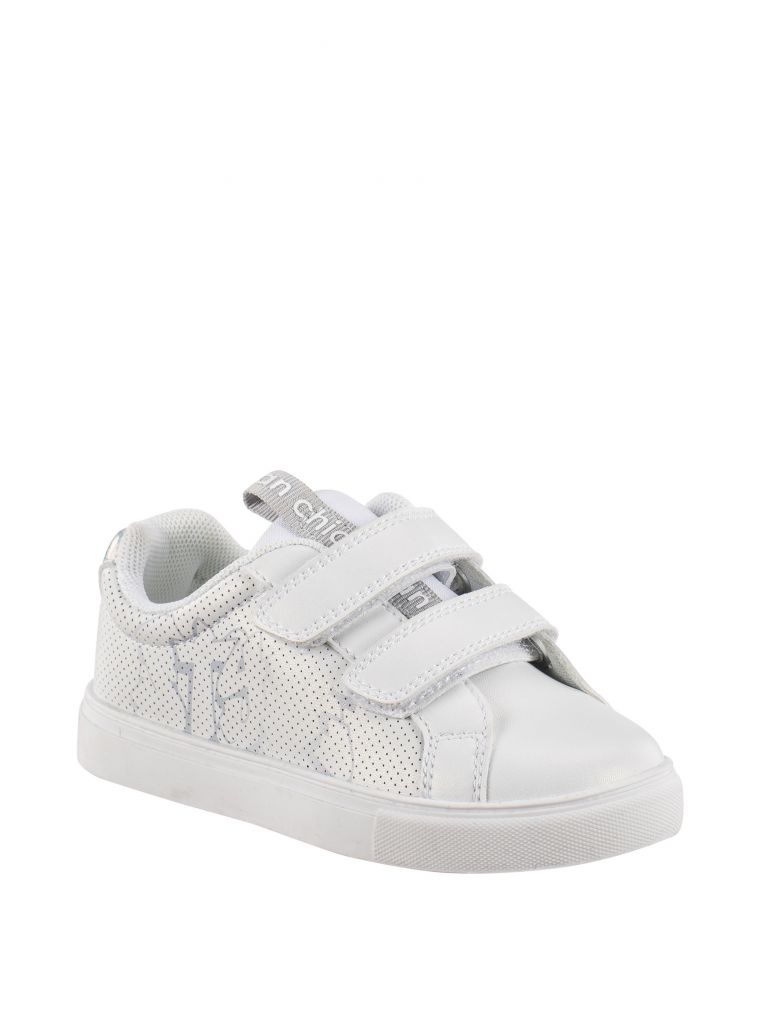 סניקרס קארן סטייל