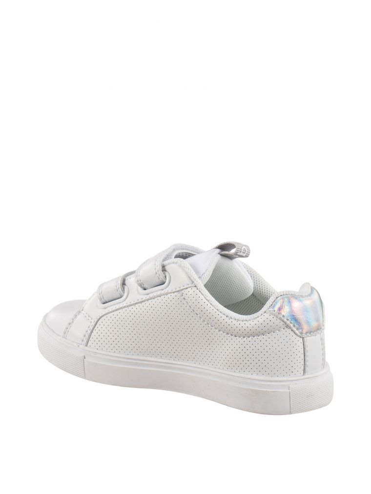 סניקרס קארן סטייל