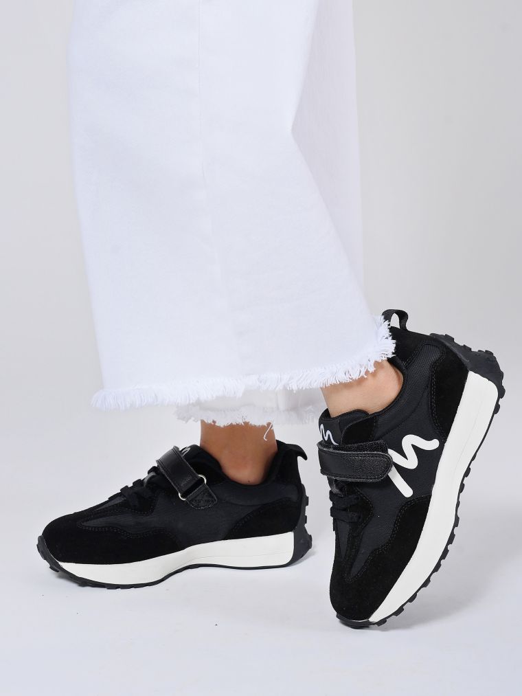 נופר מוג’ו