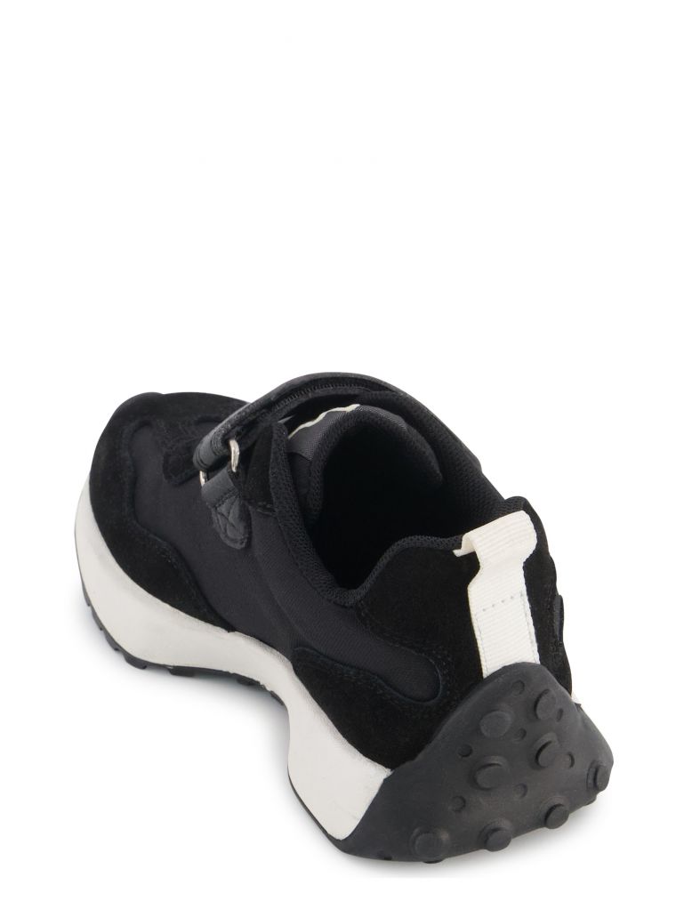 נופר מוג’ו