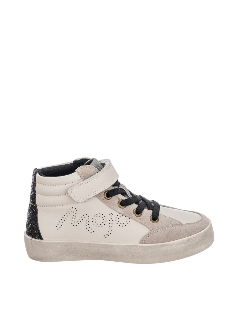 קלי סניקרס סקוצ’