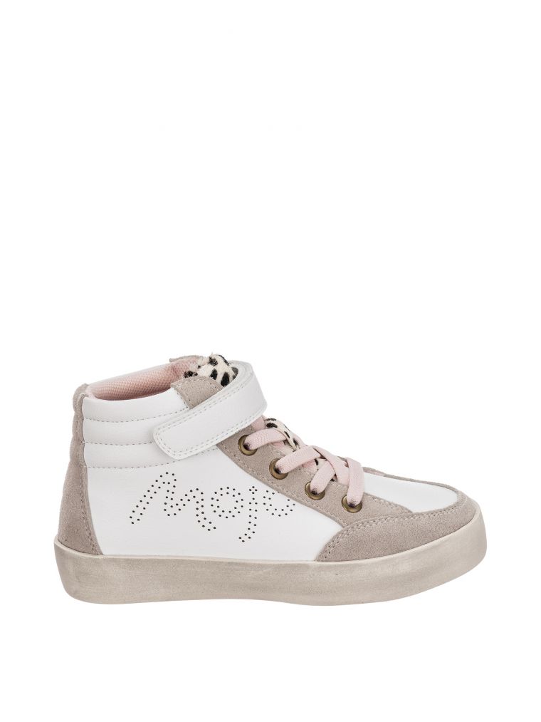 קלי סניקרס סקוצ’