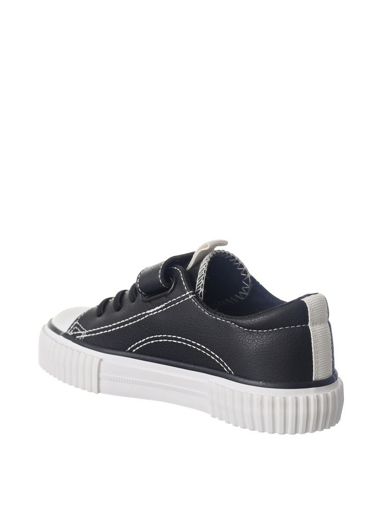 סניקרס קאי מיוחד