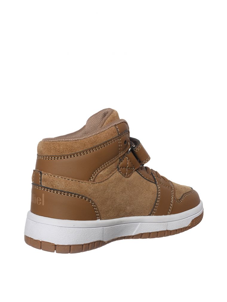 סניקרס מיאל מיוחד