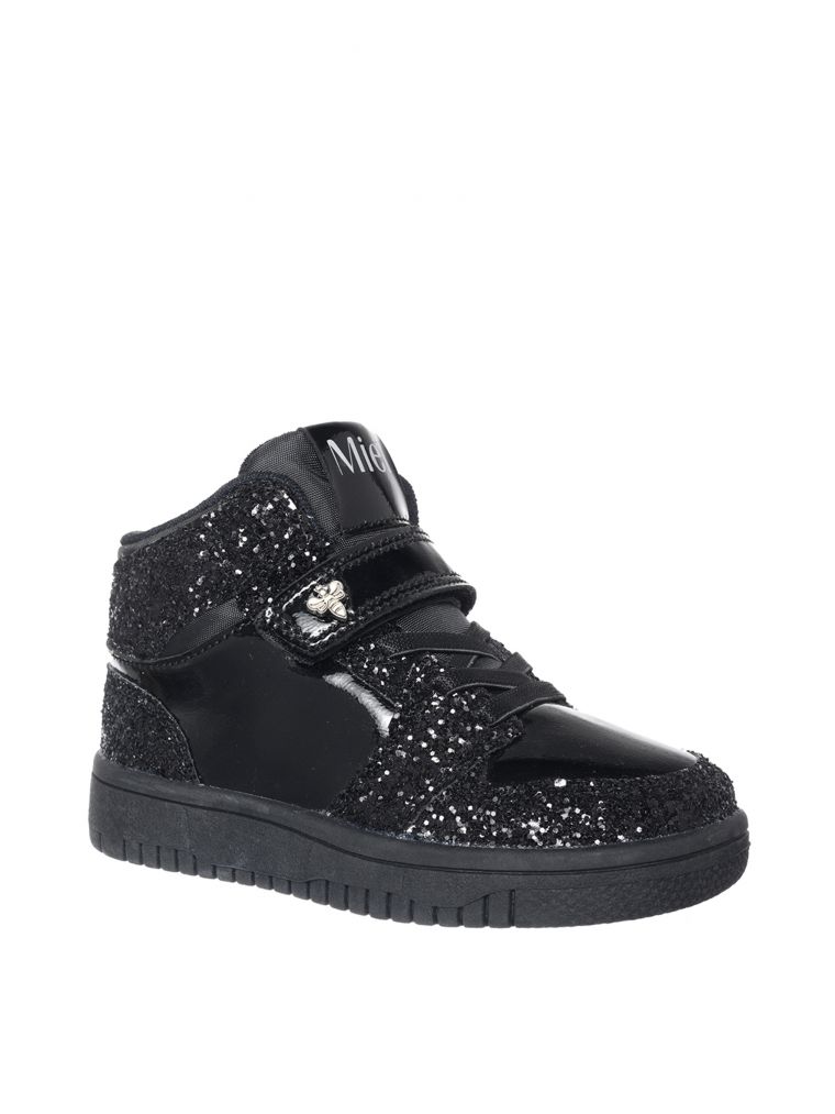 סניקרס מיאל מנצנץ