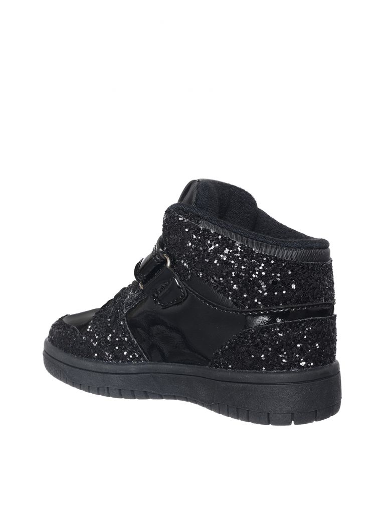 סניקרס מיאל מנצנץ