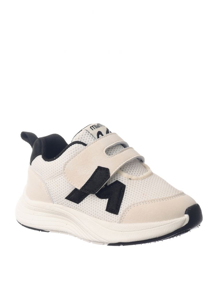 סניקרס רומי