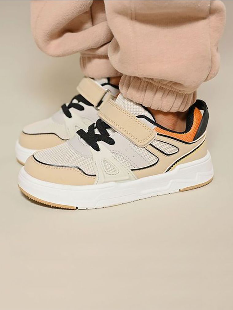 סניקרס אופנה מיוחד