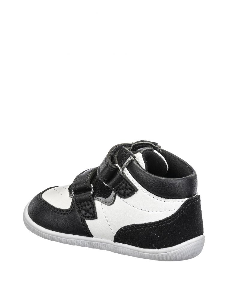 צעד ראשון ווילי סניקרס