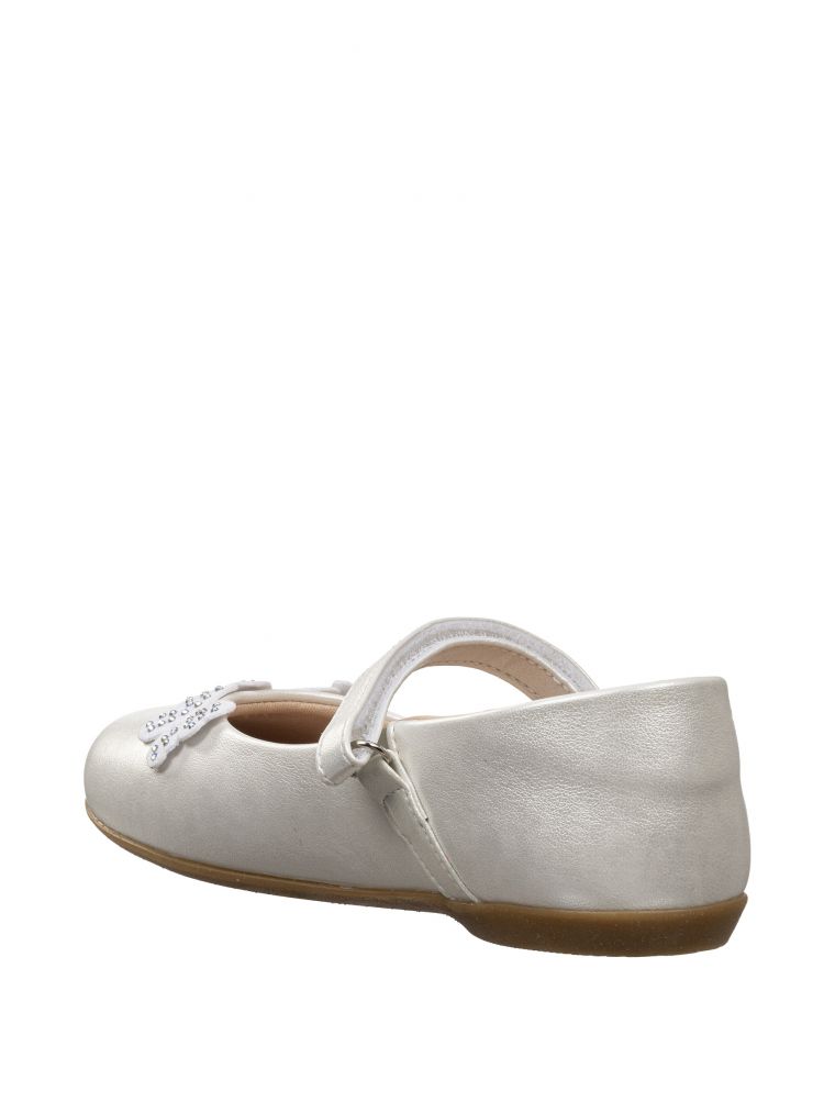 בובה פרפרים