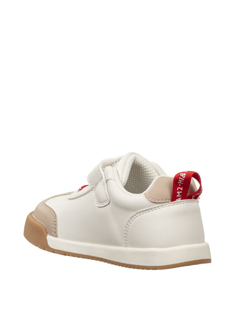 מארני סניקרס