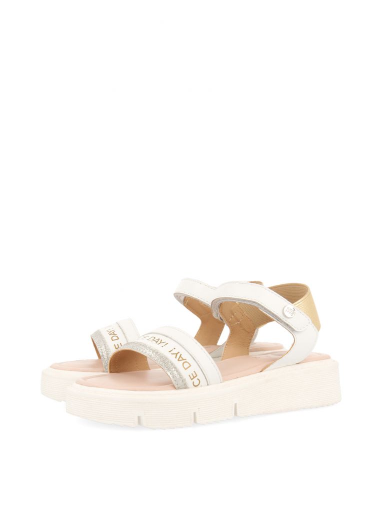 סנדל בנות פלטפורמה