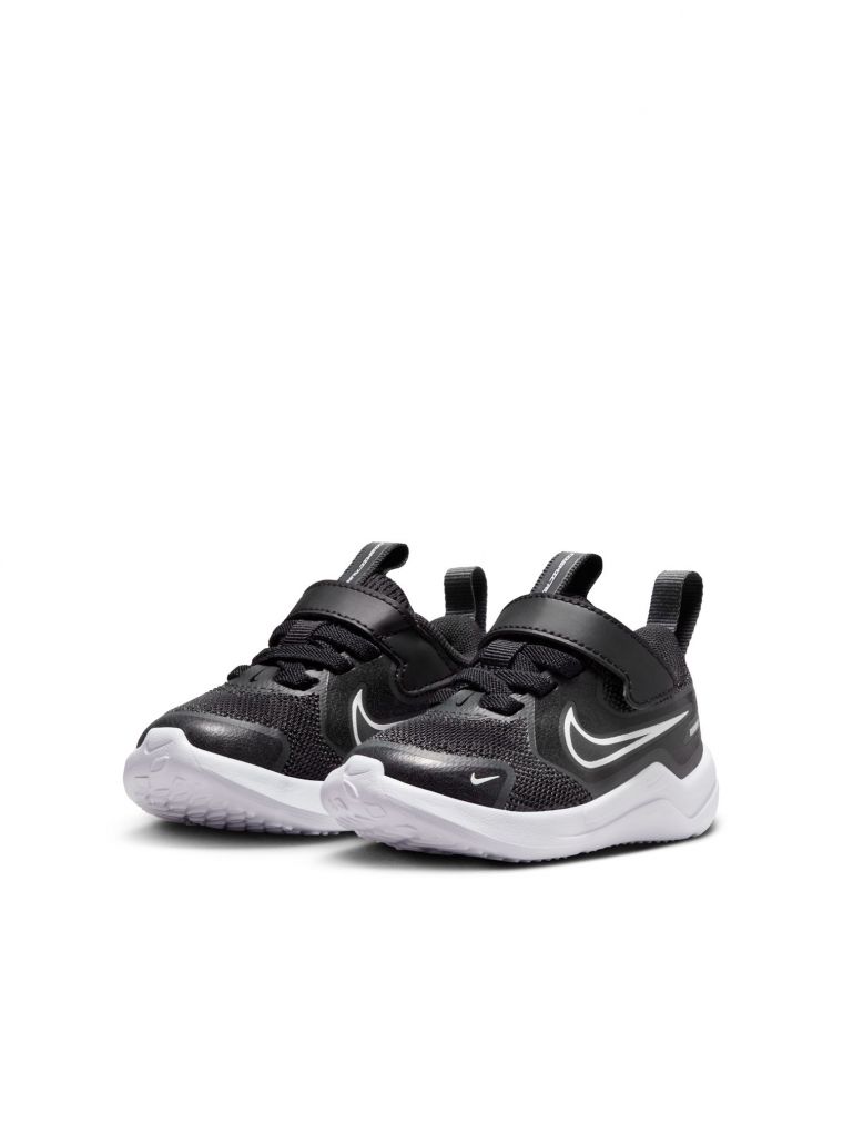 Nike Cosmic Runner