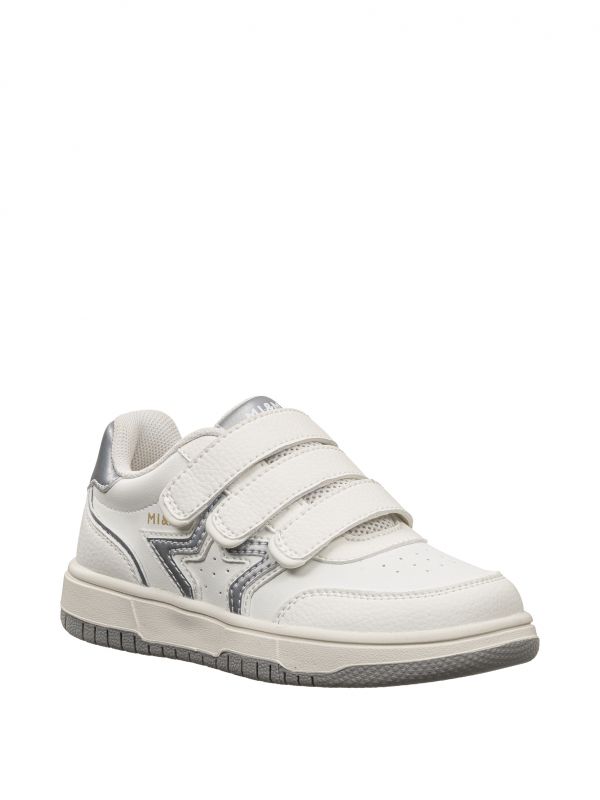 הרבור סניקרס