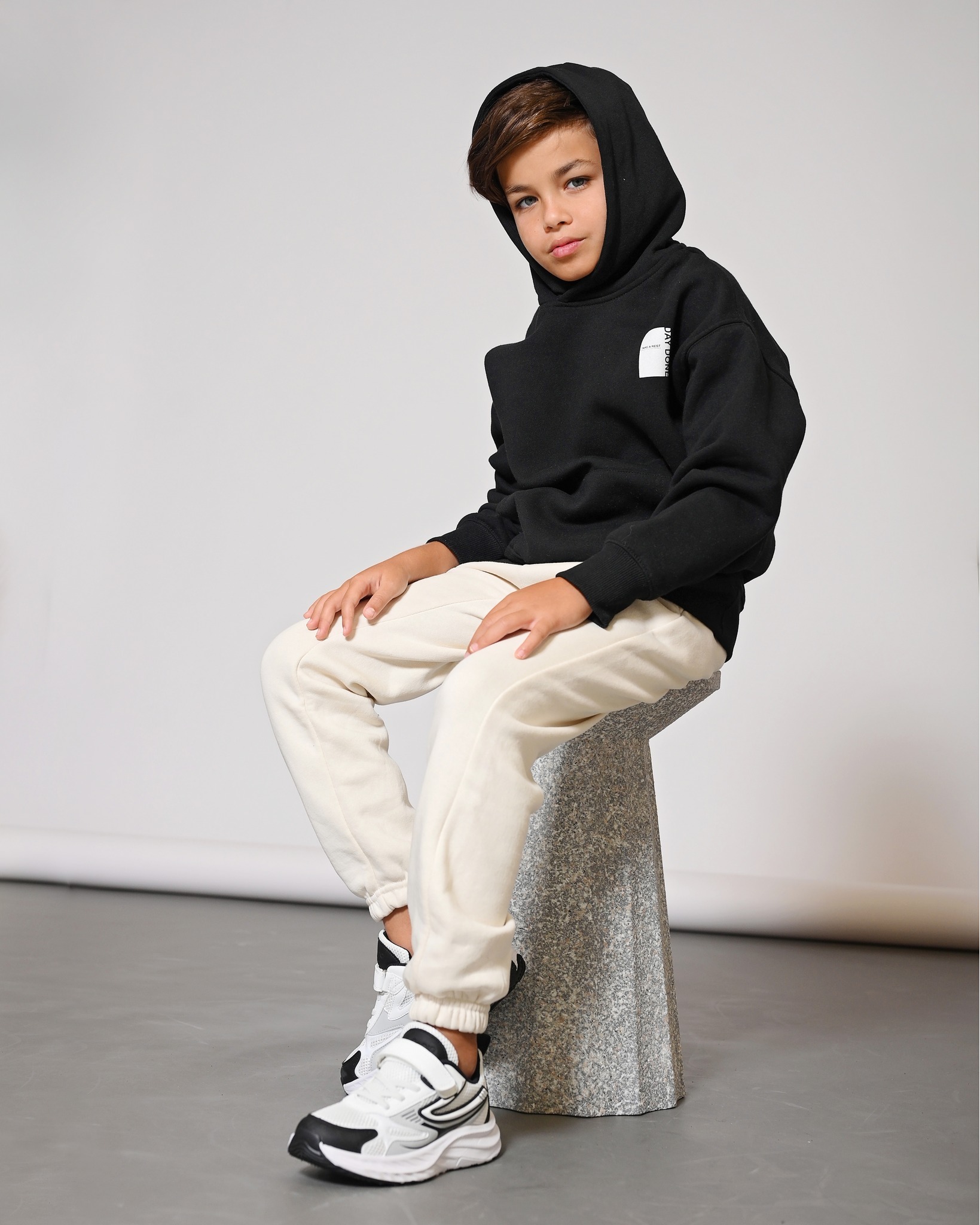 מתאימים לכל לוק, נוחים לנעילה ובסטייל עדכני - נעלי סניקרס וספורט לבנים בטווח מידות רחב ובמגוון גזרות - להשיג בחנויות פפאיה ובאתר 👟 עכשיו בהנחות סוף עונה

#נעליבנים #נעליילדים #אופנתילדים #מבצעיסוףעונה