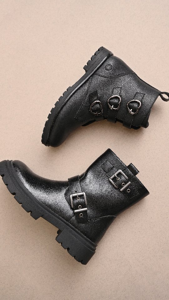 כל צעד עם פפאיה הוא שילוב מושלם של נוחות נעילה וסטייל 👢✨
מגפונים לבנות במגוון סגנונות - כך שכל אחת תמצא את הזוג שמתאים בדיוק לה 🤍 עכשיו במבצעי סוף עונה בחנויות ובאתר

#פפאיה #נעליילדים #אופנתילדים #מגפייםלילדים