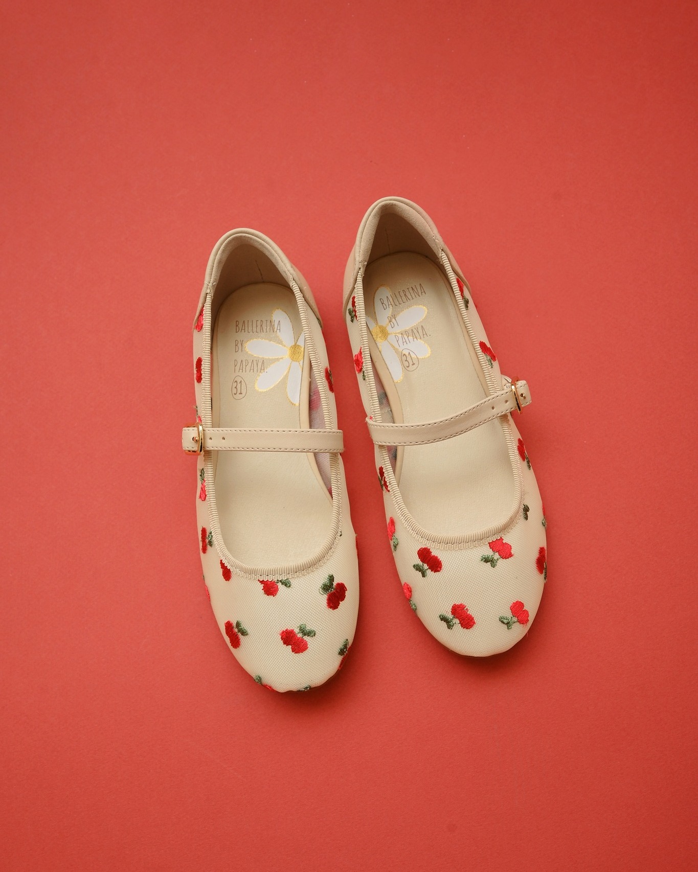 חג שני שמח 🌸

#נעליבובה #פפאיה #אופנתילדים #נעלייםחגיגיות