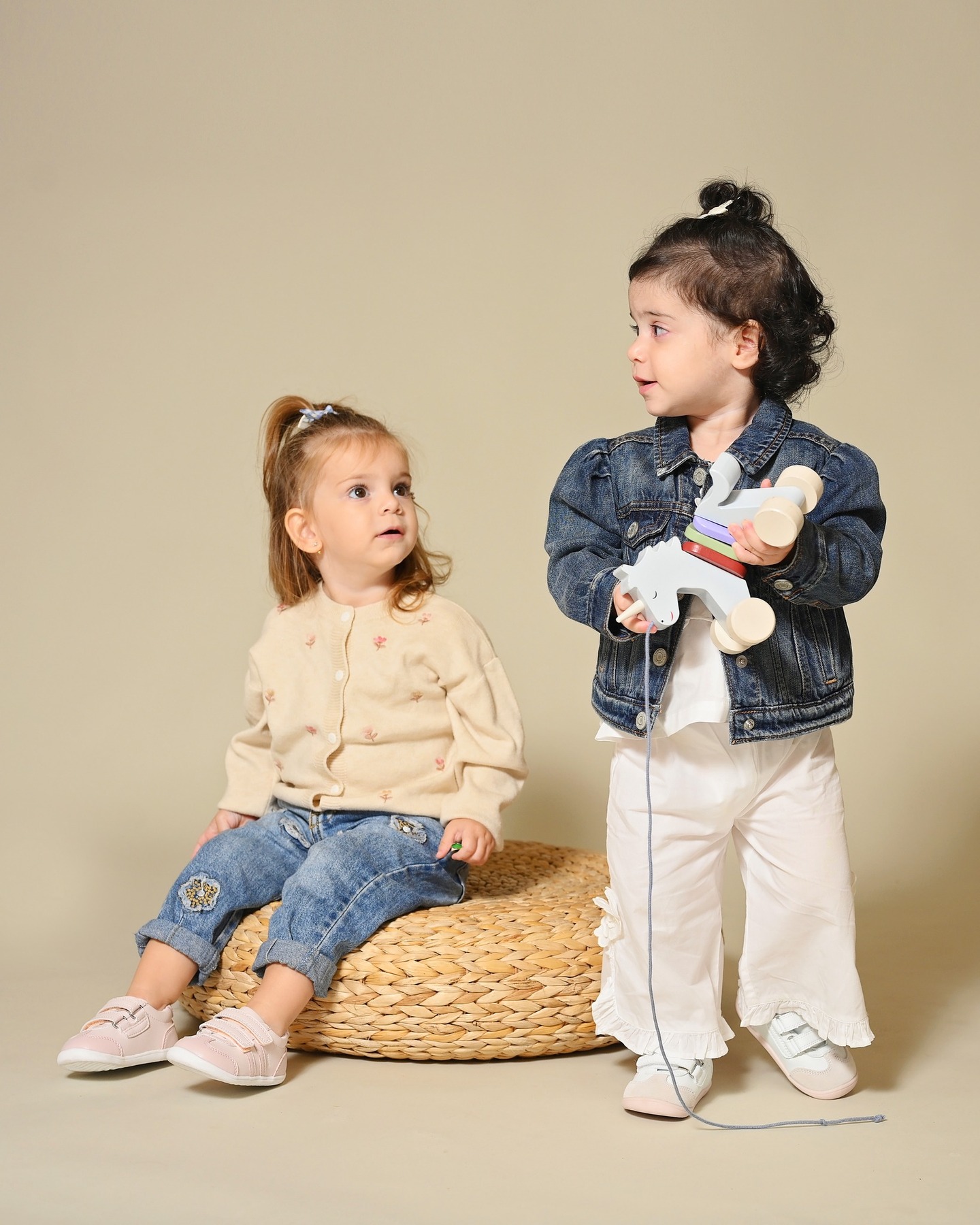 אם עוד לא הכרתם את סוליית הספורטיפיי שלנו - עכשיו זה הזמן 😎 סוליה קלה (40 גרם!) וגמישה במיוחד עם רפידת הבייבי ג’ל הייחודית של פפאיה - לנוחות מיטבית וסיוע בבלימת זעזועים ⭐ נעלי צעד ראשון ספורטיביות ואופנתיות במגוון עיצובים לבחירה! רוצים קישור לקולקציה? רשמו לנו בתגובות