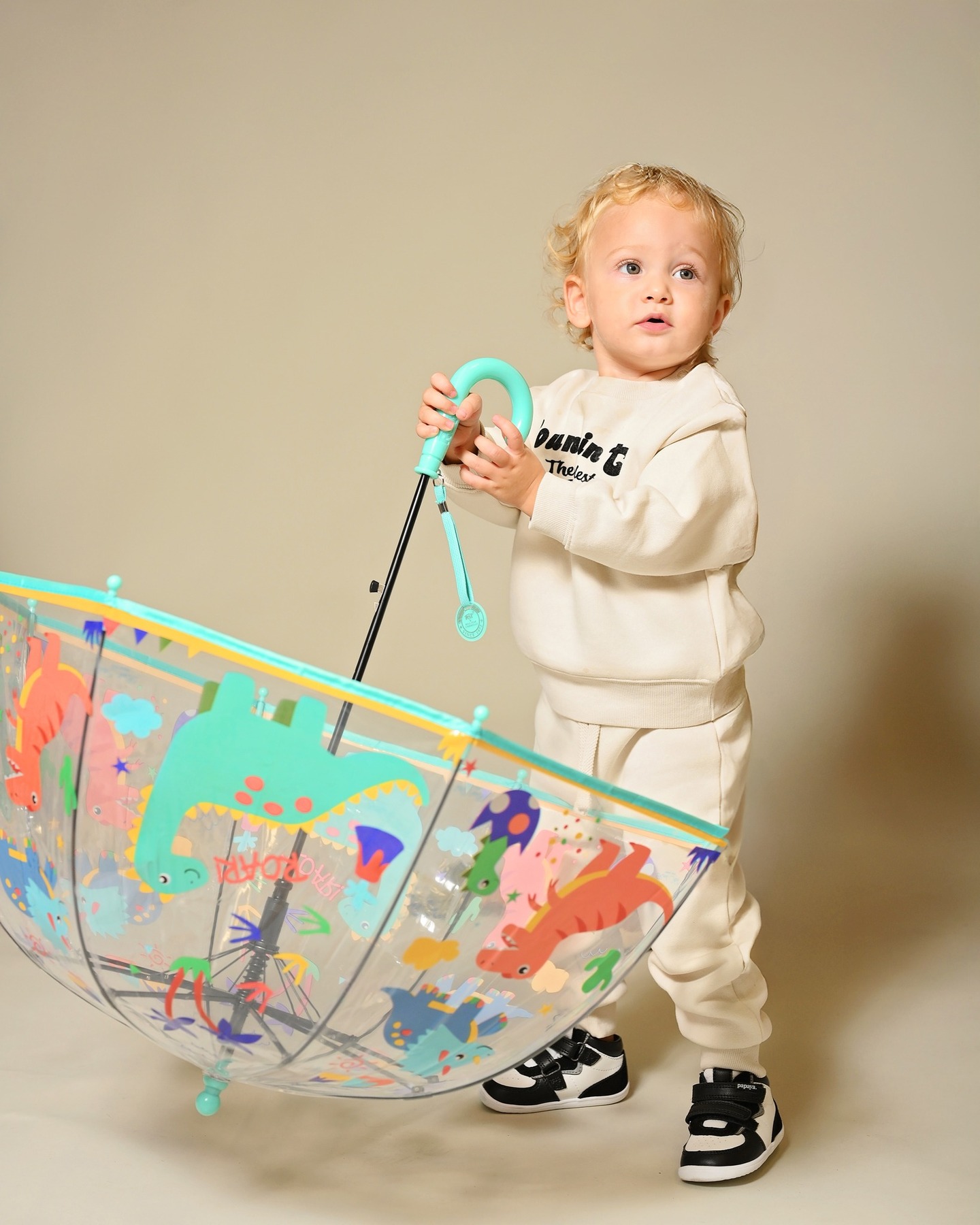 אנחנו רואים אותם קמים, רואים אותם נופלים, רואים אותם צועדים את הצעד הראשון בהתרגשות 😍 עם נעלי פפאיה כל צעד הוא הכי נוח בעולם - בעזרת עיצוב מותאם לכף הרגל של התינוק ועם סוליית ג'ל ייחודית למותג לבלימת זעזועים. מגוון גזרות, צבעים וטווח מידות לבחור ממנו 🐥 רוצים קישור? רשמו לנו בתגובות

#נעליתינוקות #נעליצעדראשון #נעליפפאיה #נעלראשונה #אופנתילדים