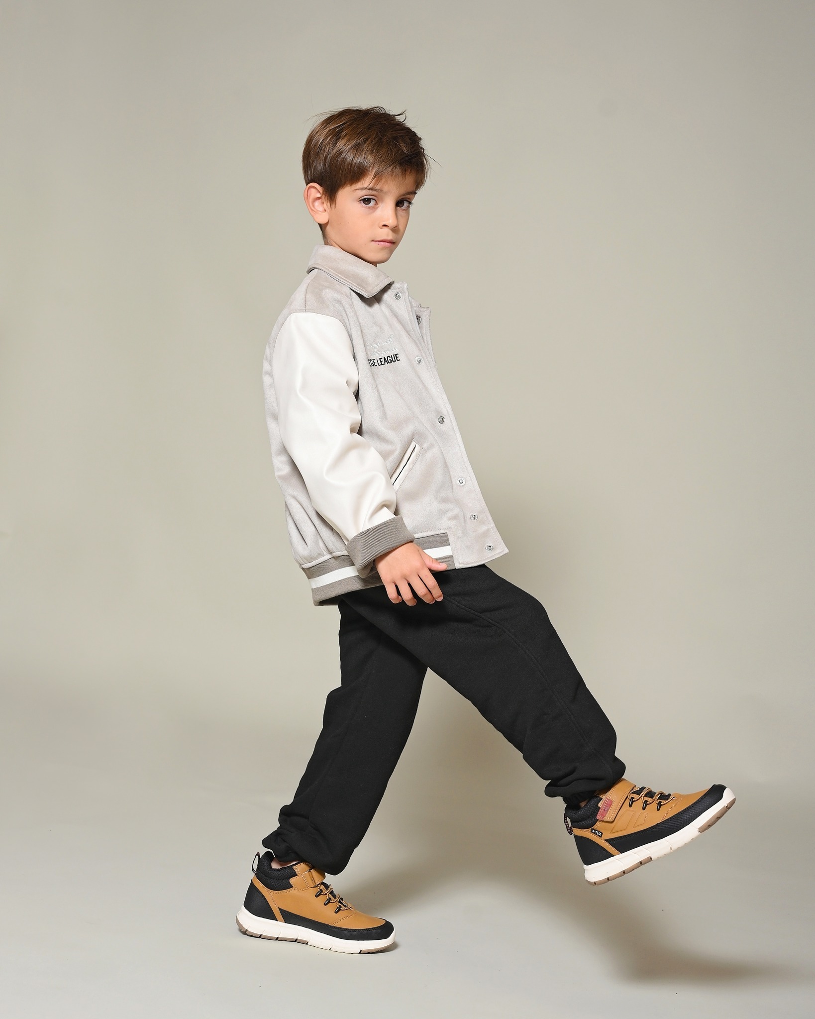 הזוג שמשדרג כל אאוטפיט ✨ להשיג בסניפי פפאיה

#נעלייםלילדים #סניקרסלילדים #נעליבנים