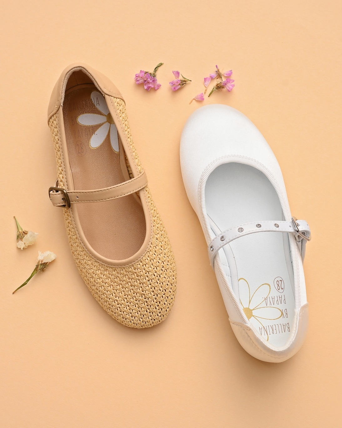 הבחירה שלנו לנסיכה שלך 👑 נעלי בובה מהקולקציה החדשה של פפאיה ו-Pampili! הזוג המושלם לפורים, שבת וחג 

#נעליפפאיה #אופנתילדים #נעליילדים #נעליבלרינה